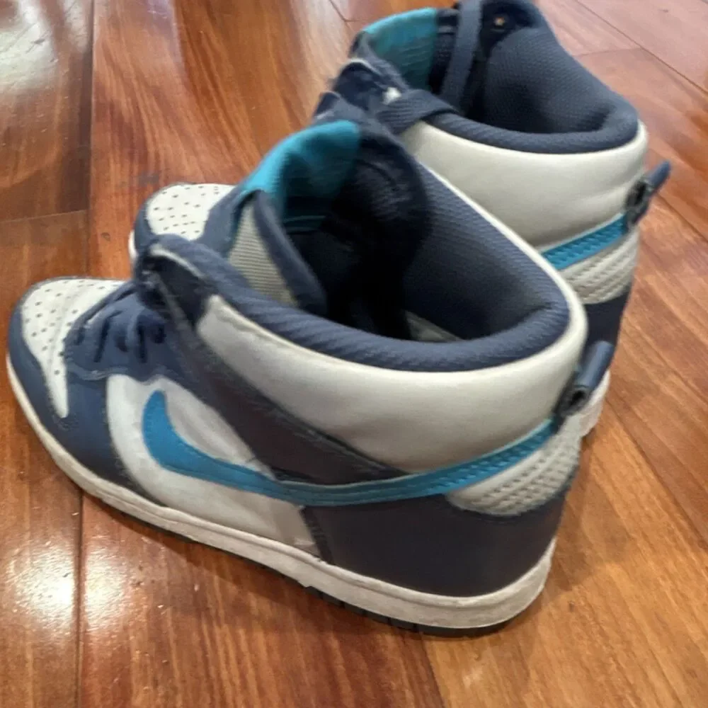 Nike Dunk Boys Blue & White High Top Leather Sneakers size 5